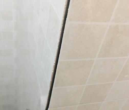 南皮瓷砖空鼓维修公司分享阳台瓷砖脱落的修复过程可以分为以下几个步骤